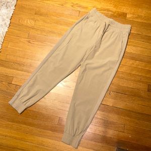 Athleta Textured Brooklyn Jogger in Khaki Check